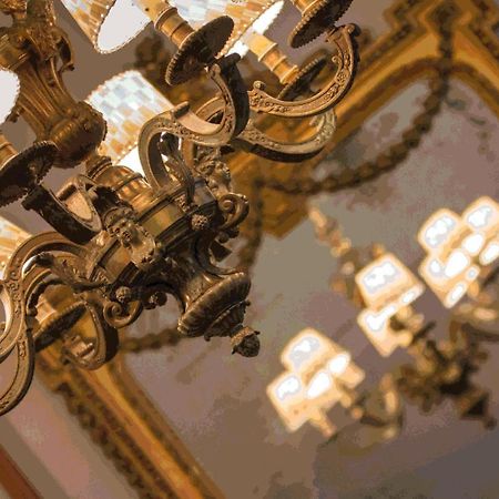 Louise Sur Cour Bed & Breakfast Saint-Gilles ภายนอก รูปภาพ