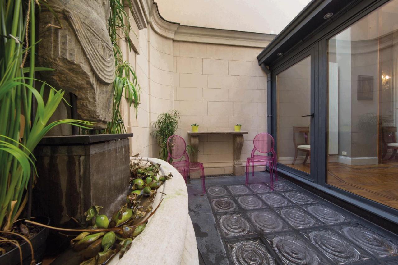 Louise Sur Cour Bed & Breakfast Saint-Gilles ภายนอก รูปภาพ