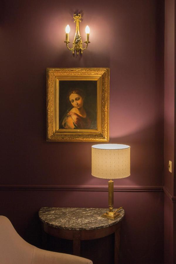 Louise Sur Cour Bed & Breakfast Saint-Gilles ภายนอก รูปภาพ